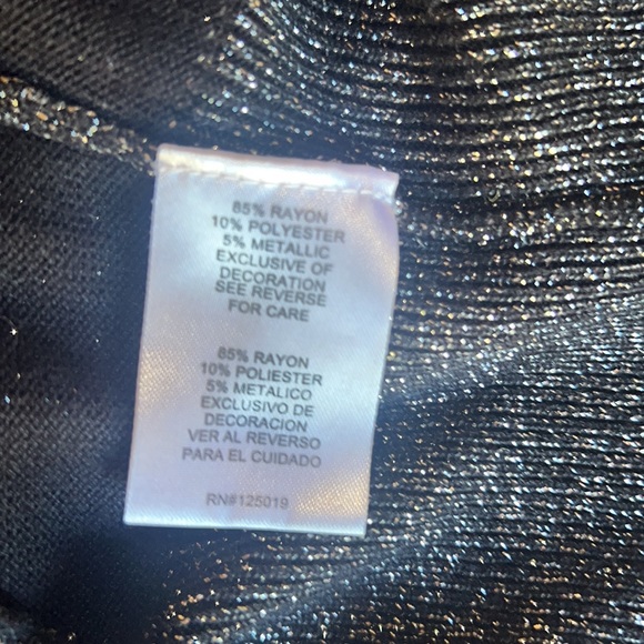 Sparkles and beads! Joseph A. NWOT black silver V-neck shirt cold shoulder sz L - Picture 9 of 11